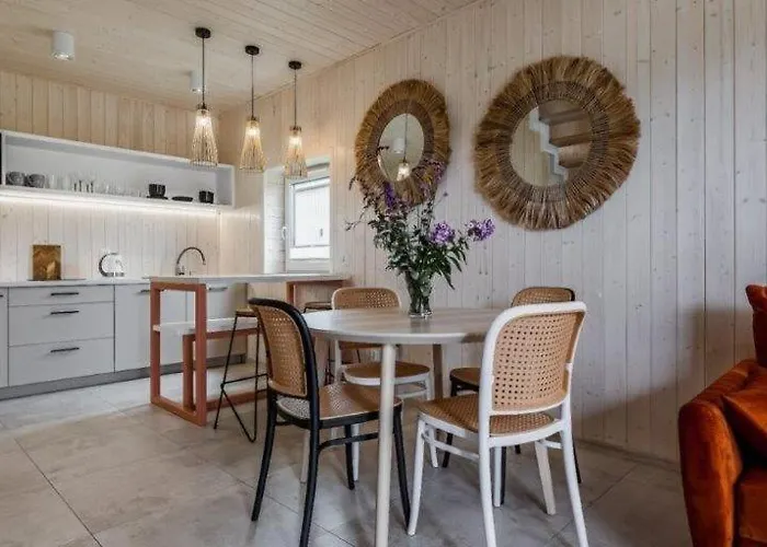 Caloroczny Drewniany W Odargowie Hola Amigo * دمبكي